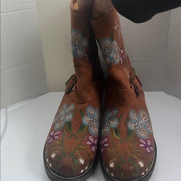 Brako flower embroidered brown zip up moto style boots size 41 women’s 10 - Picture 2 of 9